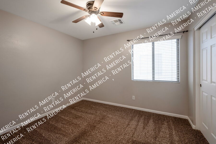 Building Photo - 2739 W Kristina Ave