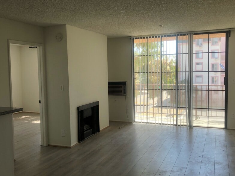 Building Photo - 1621 Venice Blvd