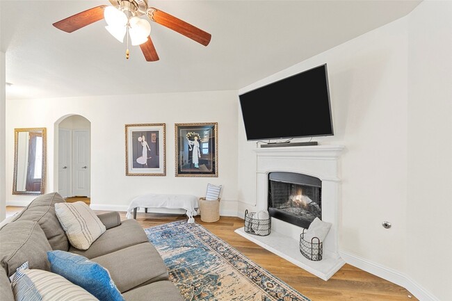 Building Photo - 1514 Greenbrier Dr