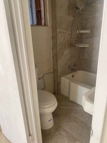 Building Photo - 7736 Ranchland Dr