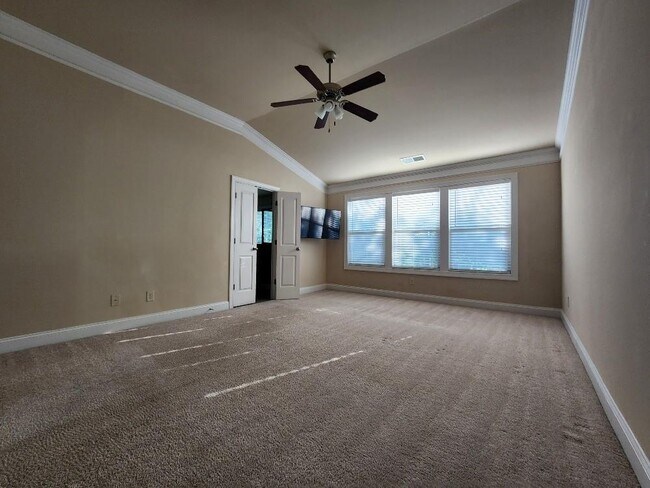 Building Photo - 229 Privet Cir