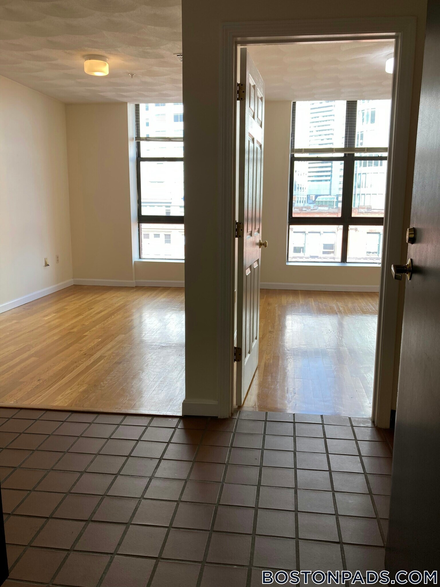 Building Photo - 81 Essex St