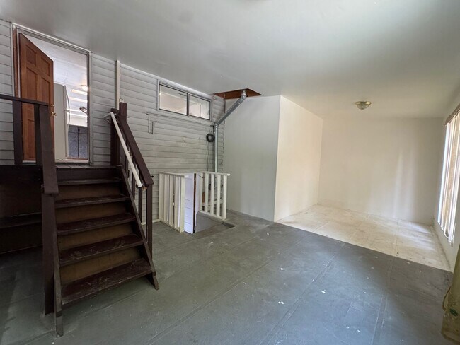 Building Photo - Cozy 4 bed 2 bath home in South Seattle