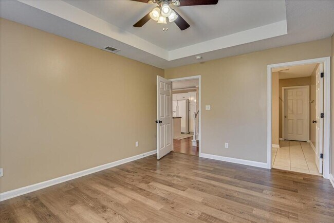 Building Photo - 140 Grove Landing Ct