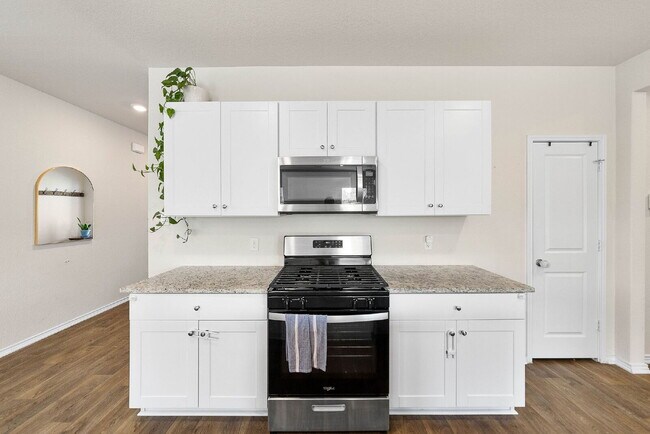 Building Photo - Want discounted utilities along with Free Rent? You came to the right place!