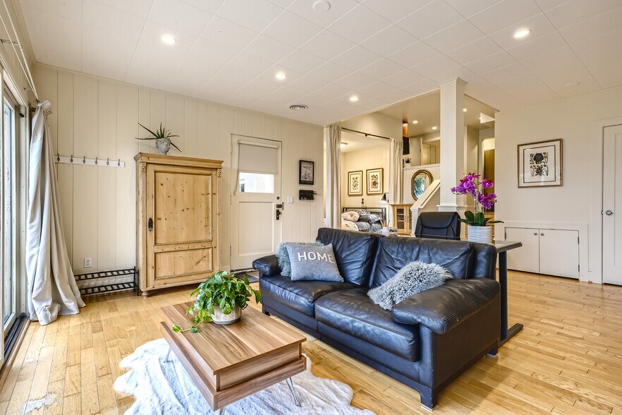 Building Photo - 4400 55th Ave NE