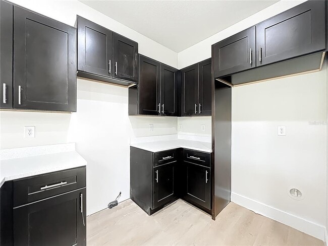 Building Photo - 356 W 4th St