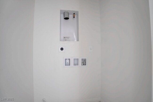 Building Photo - 9241 Hudson Yards Ct