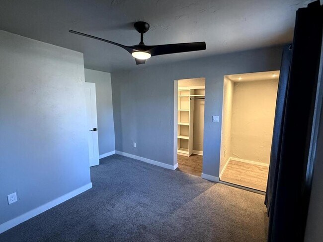 Building Photo - 6175 N Lamar St