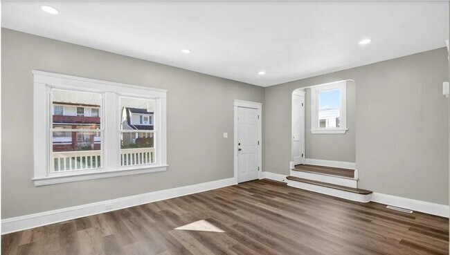 Building Photo - 11209 Continental Ave