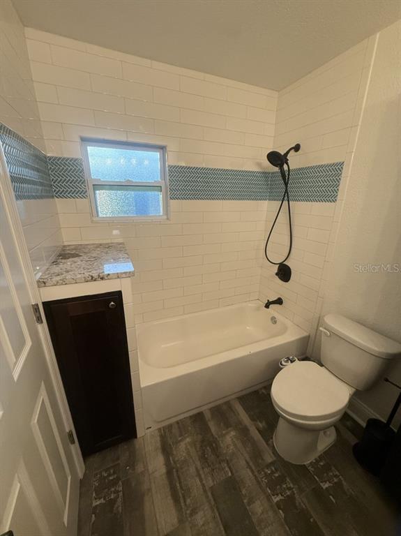 Building Photo - 320 W Lambright St