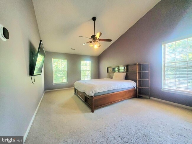 Building Photo - 20960 Capilano Ct