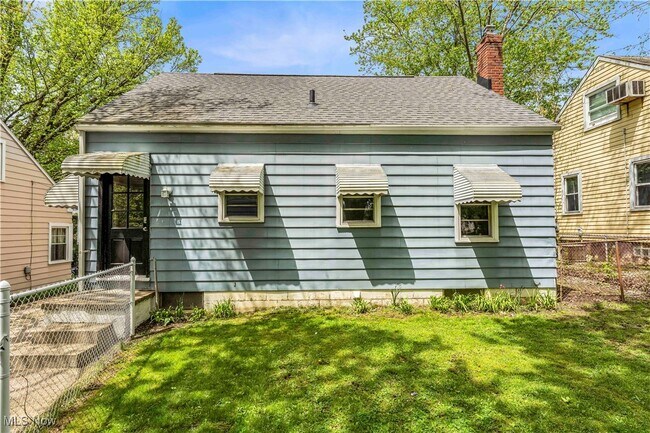 Building Photo - 1171 Hilltop Dr