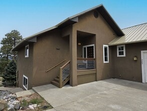 Building Photo - Beautiful Quemazon Home (5085 Alegria)