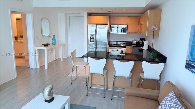 Building Photo - 951 Brickell Ave