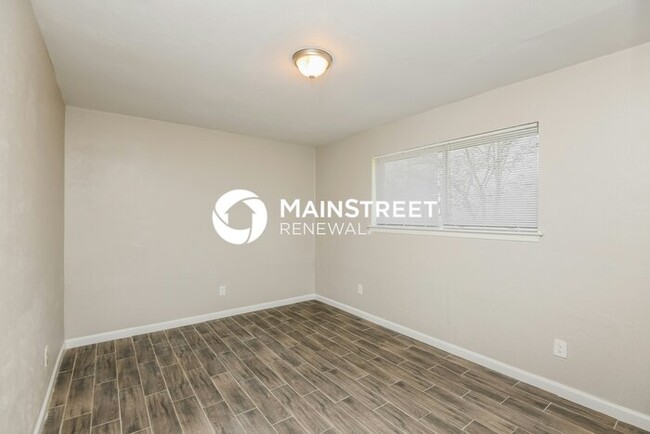 Building Photo - 2606 Shenandoah Dr