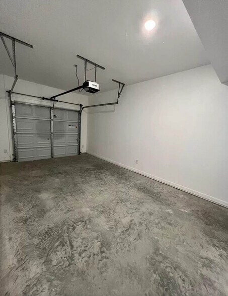 Building Photo - 1014 E Fannin St