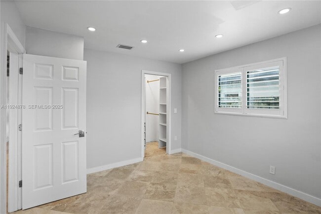 Building Photo - 19911 SW 82nd Pl