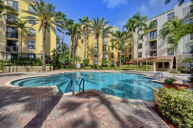 Building Photo - 720 S Sapodilla Ave