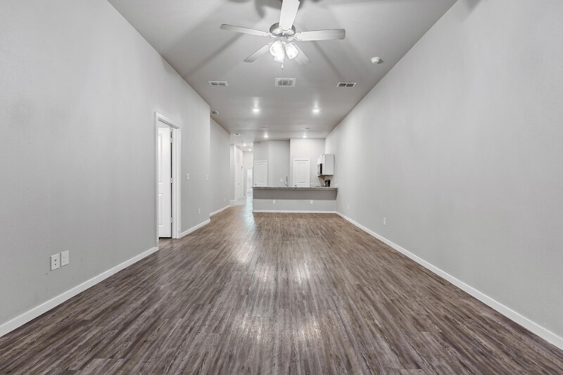 Building Photo - 2120 N Avenue J