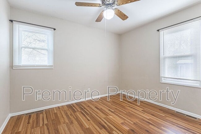 Building Photo - 7111 NE 52nd St