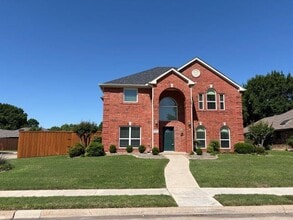 Building Photo - 1001 Meadow Creek Dr