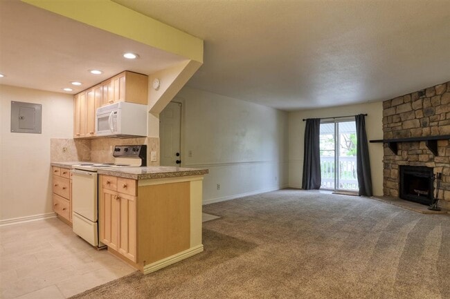 Building Photo - 8555 S Fairmount Dr