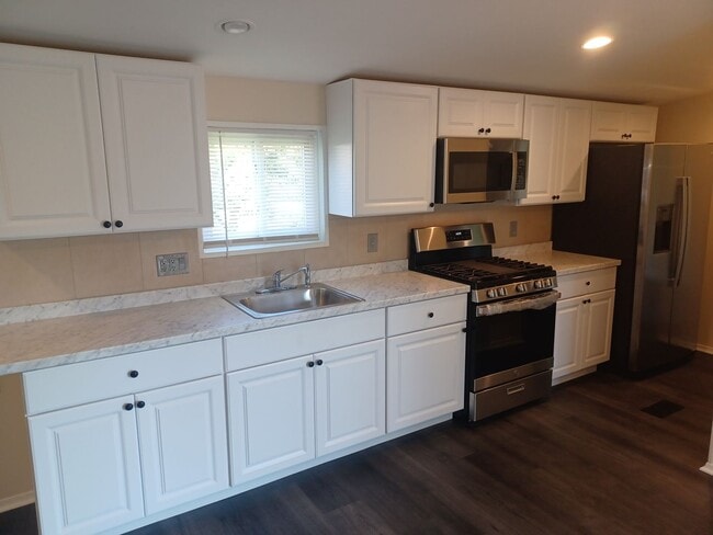 Building Photo - 1 James St