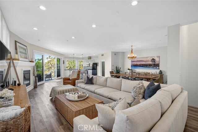 Building Photo - 214 Avenida Montalvo