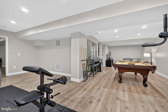Building Photo - 13016 Pilgrims Inn Dr