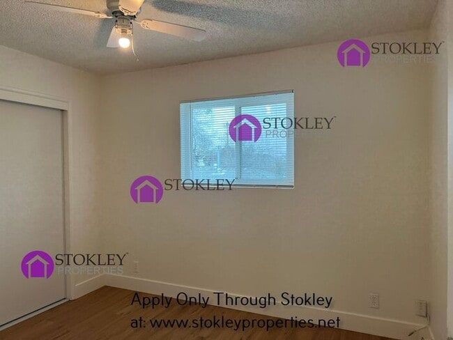 Building Photo - 2405 Applegarth Ln