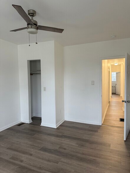 Building Photo - 672 Stewart Ave