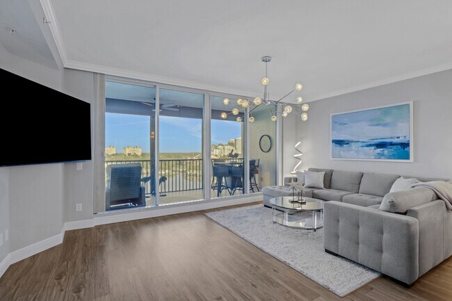 Building Photo - 420 Cove Tower Dr