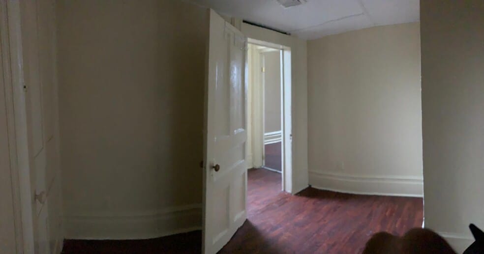 bedroom - 105 Roseville Ave