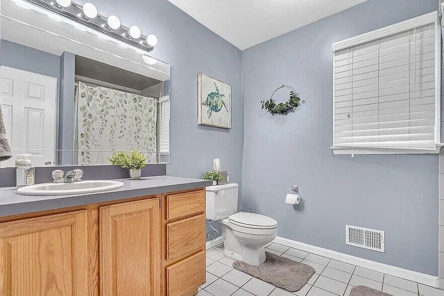 Building Photo - 283 N New Prospect Rd