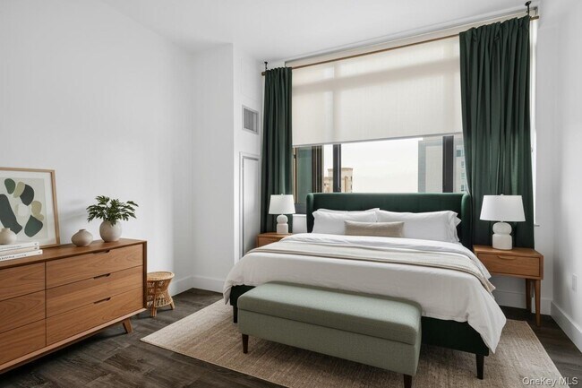 Building Photo - 175 Huguenot St