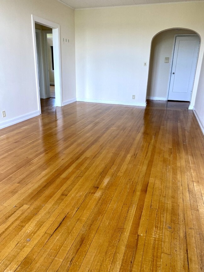 Building Photo - 111 Sagamore Rd