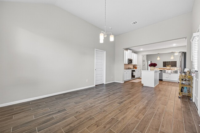 Building Photo - 32226 Cedar Crst Dr