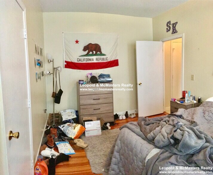 Building Photo - 1132 Commonwealth Ave