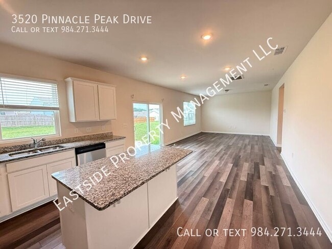 Building Photo - 3520 Pinnacle Peak Dr