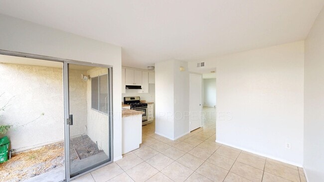 Building Photo - 2 bedroom Home In Irvine