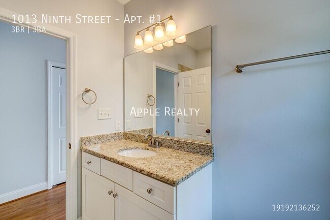 Building Photo - 1013 Ninth Street-Apt. #1