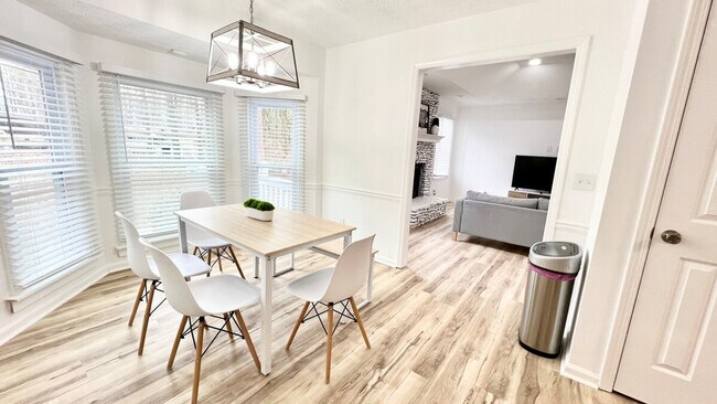 Building Photo - 1875 Terrace Lake Dr