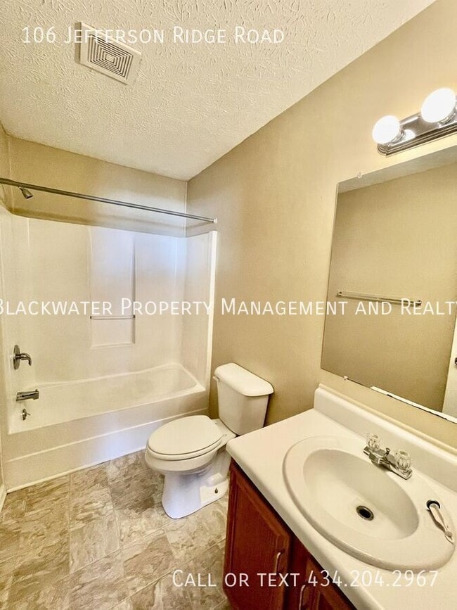 Building Photo - 106 Jefferson Ridge Rd