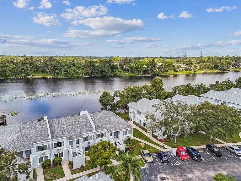 Building Photo - 4134 Dolphin Dr