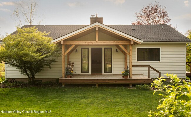 Building Photo - 61 Schoolhouse Rd