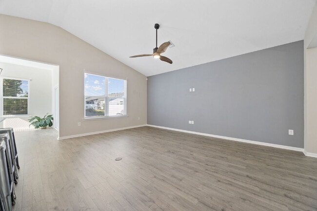 Building Photo - Modern 3 Bedroom 2 Bathroom Myrtle Beach Home