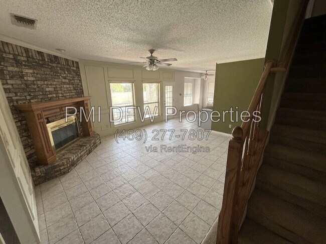 Building Photo - 2332 Boardwalk Dr