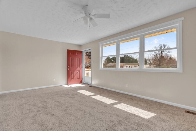 Building Photo - 306 Glancy St