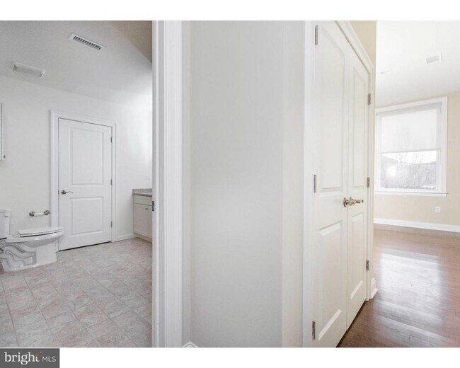 Building Photo - 1100 Spruce St